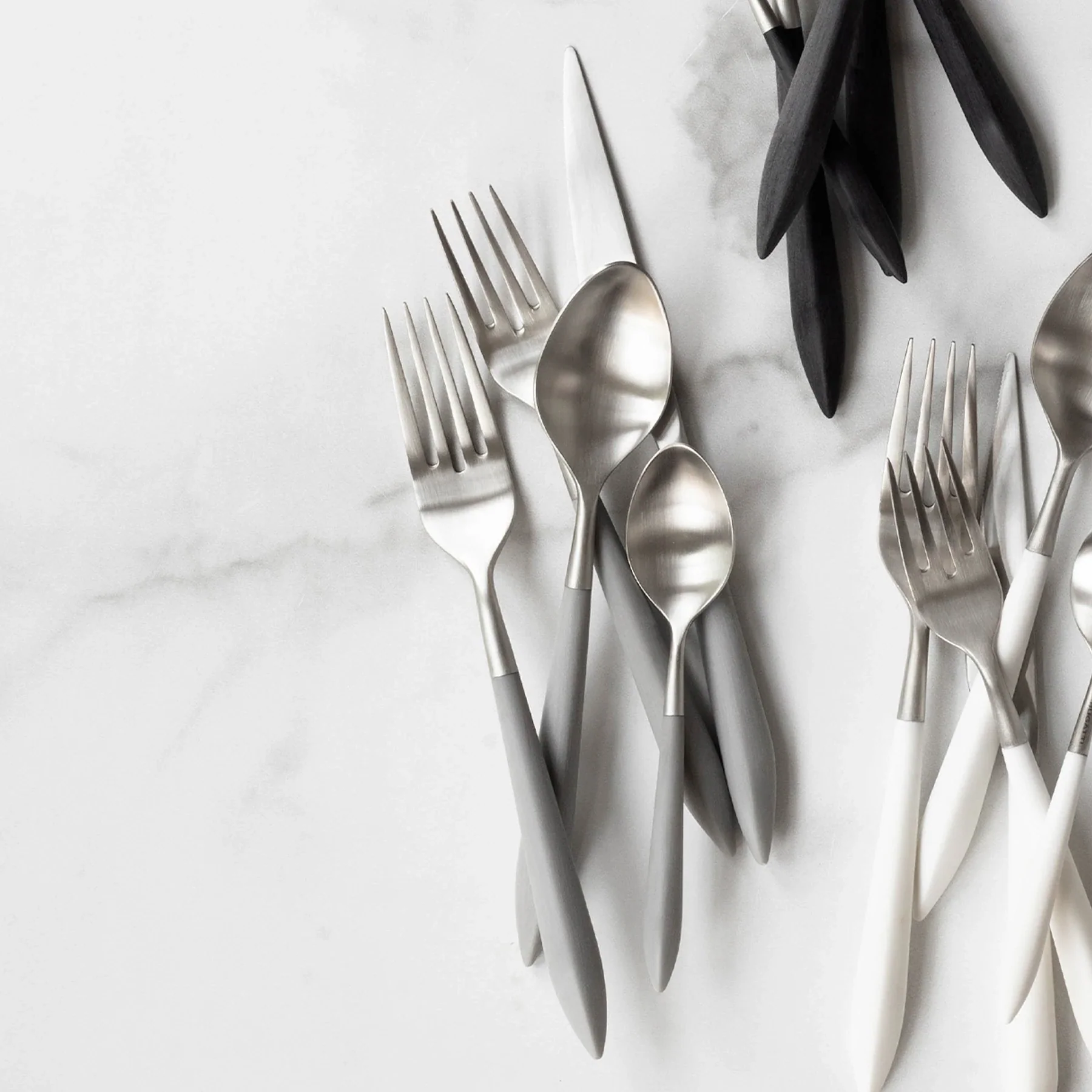 Ares Argento & Light Grey Five Piece Place Setting - Image 3