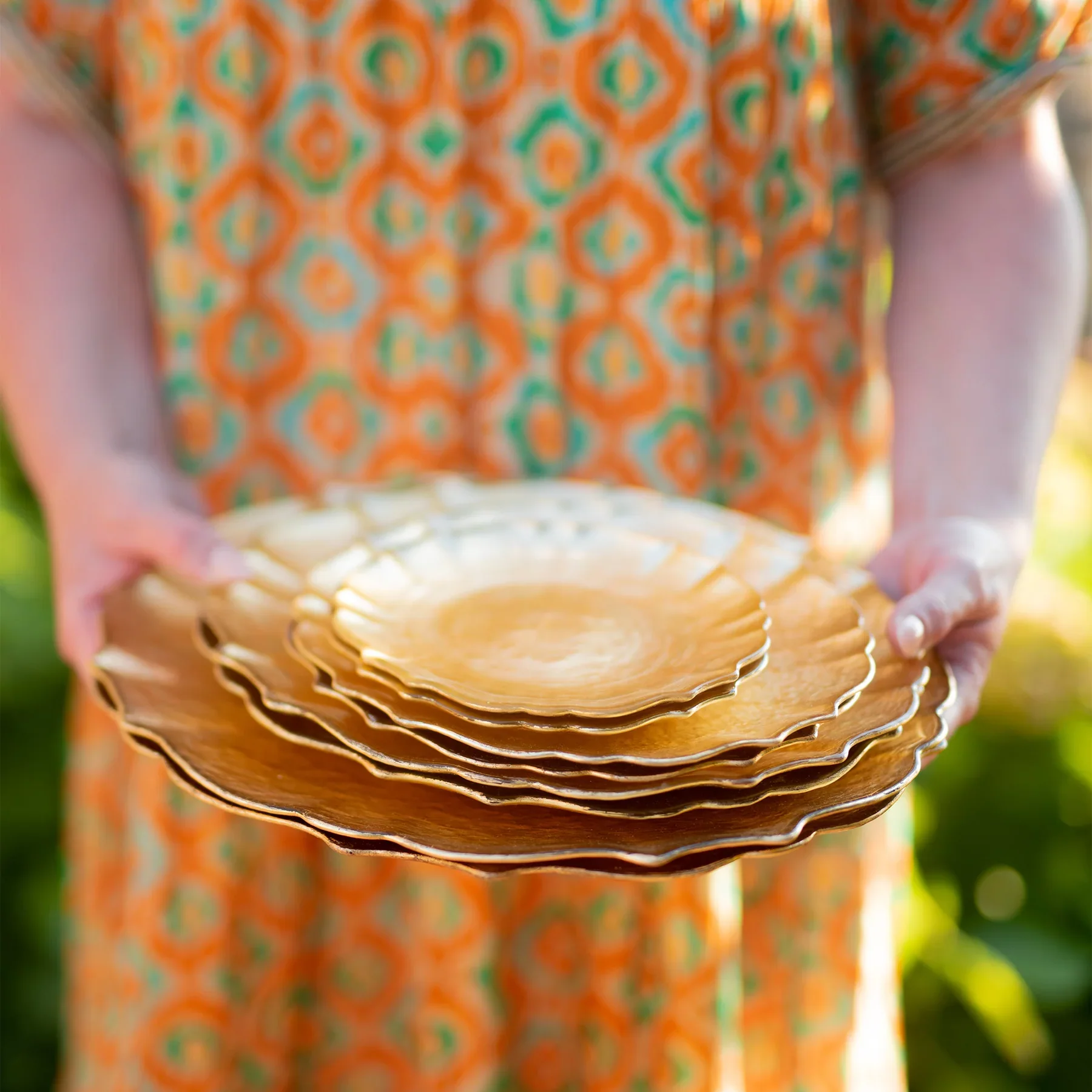 Baroque Glass Gold Dinner Plate - Image 6