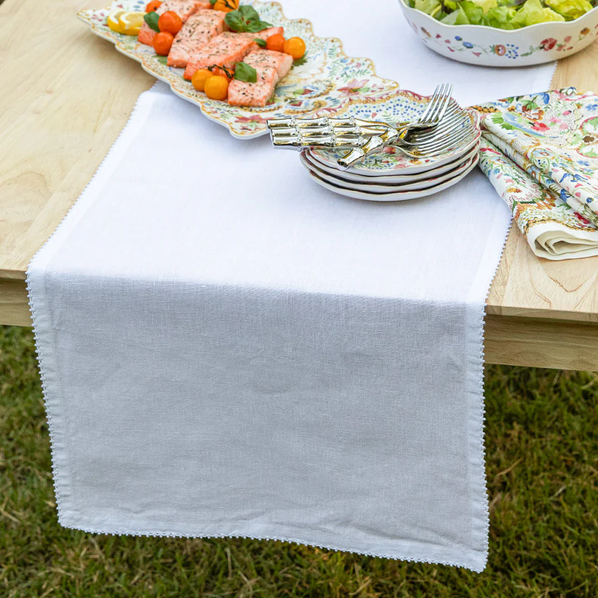 Berry Scallop 18" x 90" Table Runner - White - Image 3