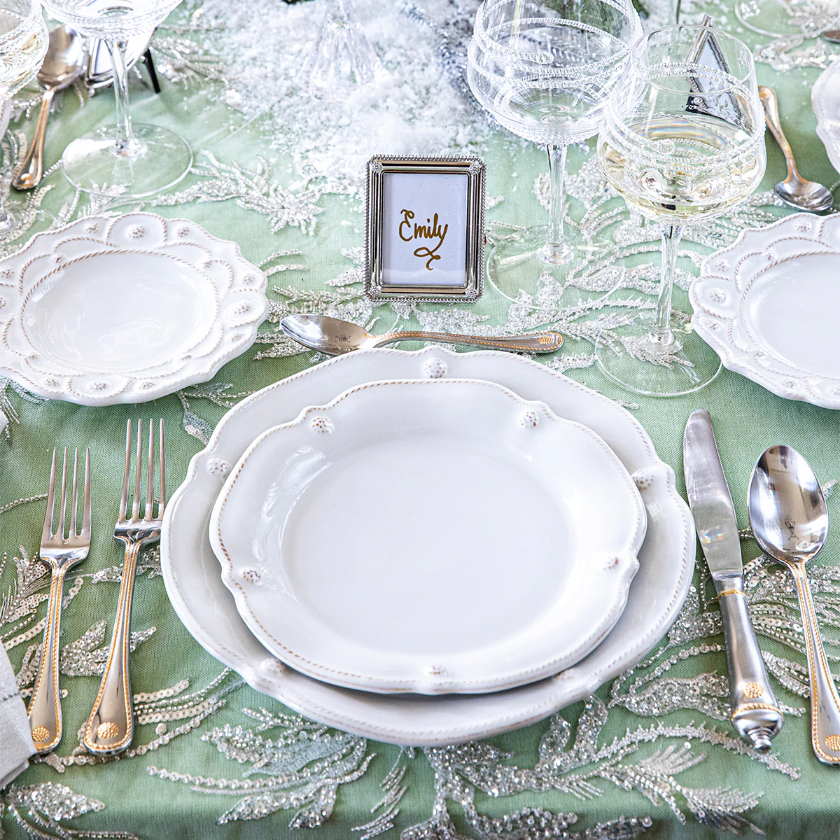 Berry & Thread Flared Dinner Plate - Whitewash - Image 7