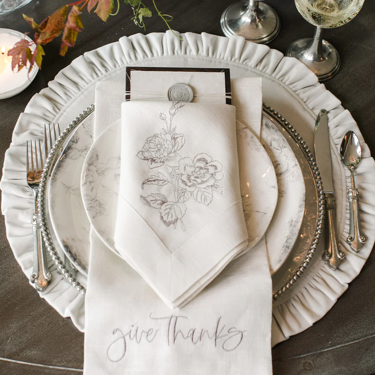 Velvet Round Placemat with Ruffle