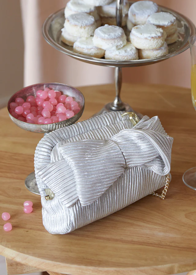 Golden Bow Loop Bag - Image 2