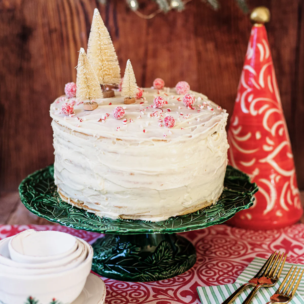 Lastra Holiday Green Figural Cake Stand - Image 3