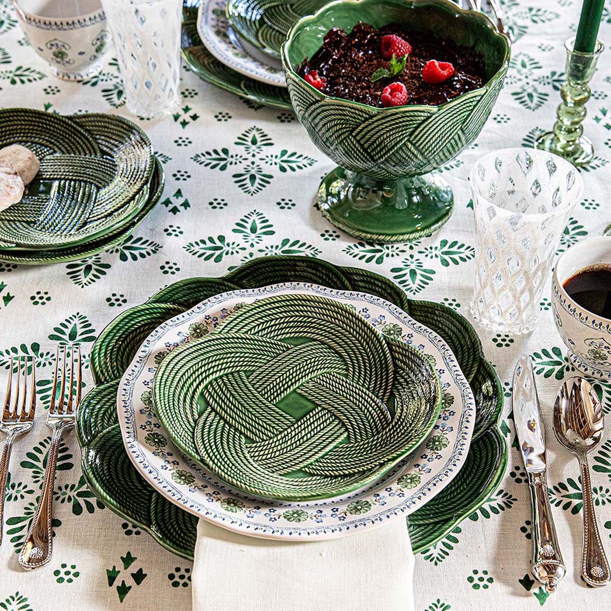 Le Panier Mystic Knot Footed Bowl - Basil - Image 5