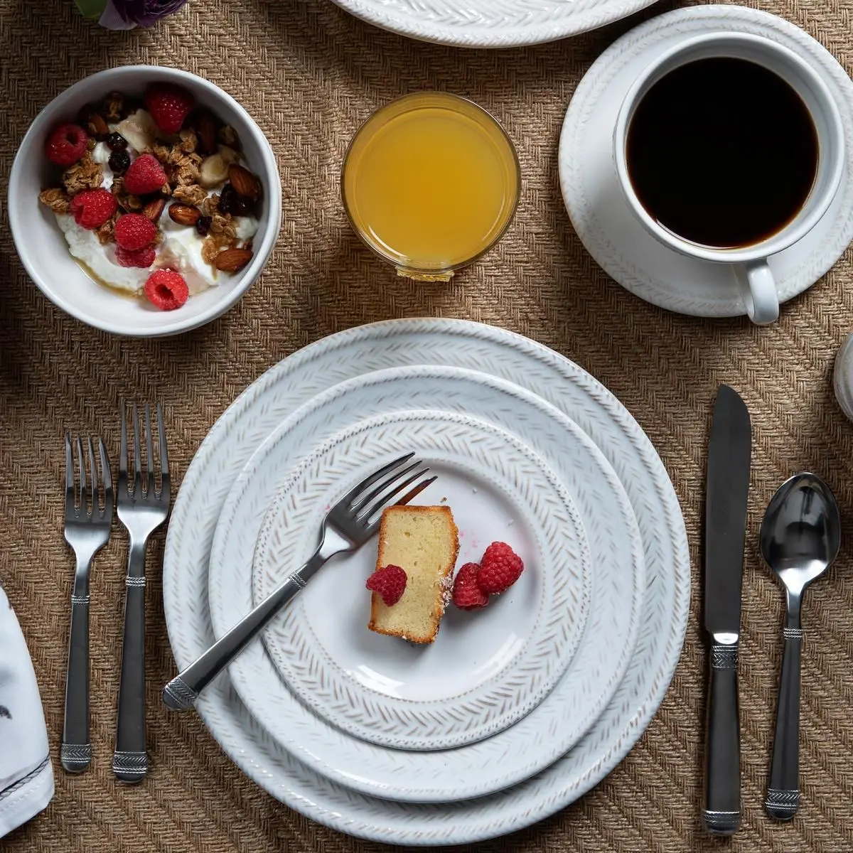 Le Panier 4pc Place Setting - Whitewash - Image 5
