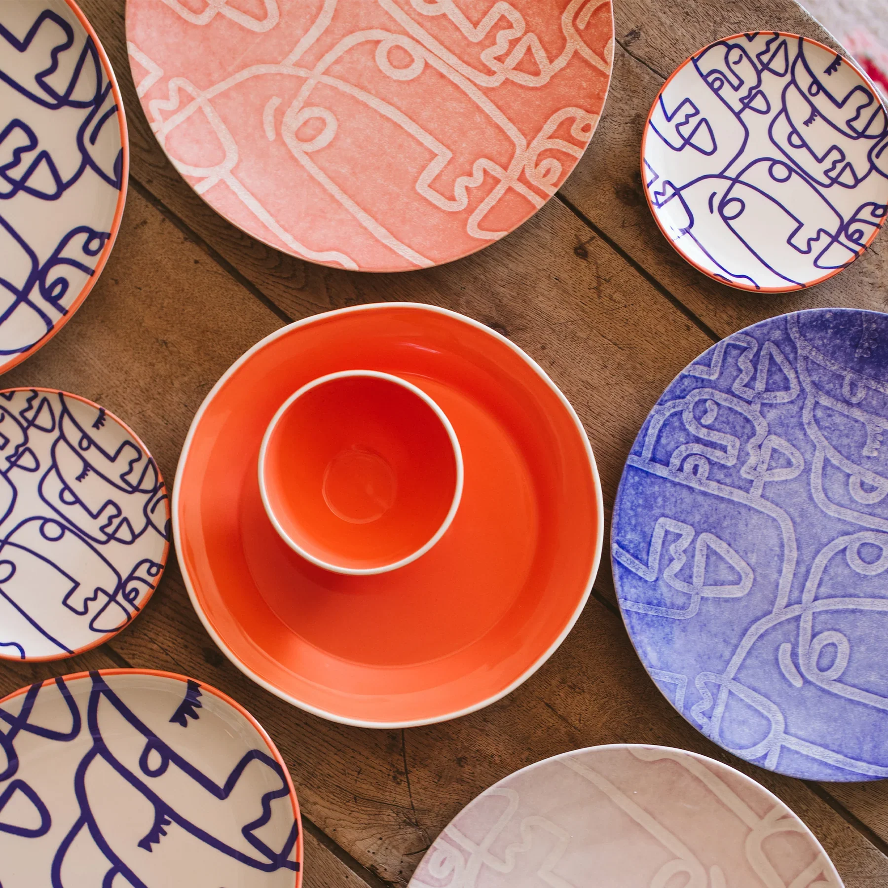 Moda Blue Faces Round Platter - Image 2