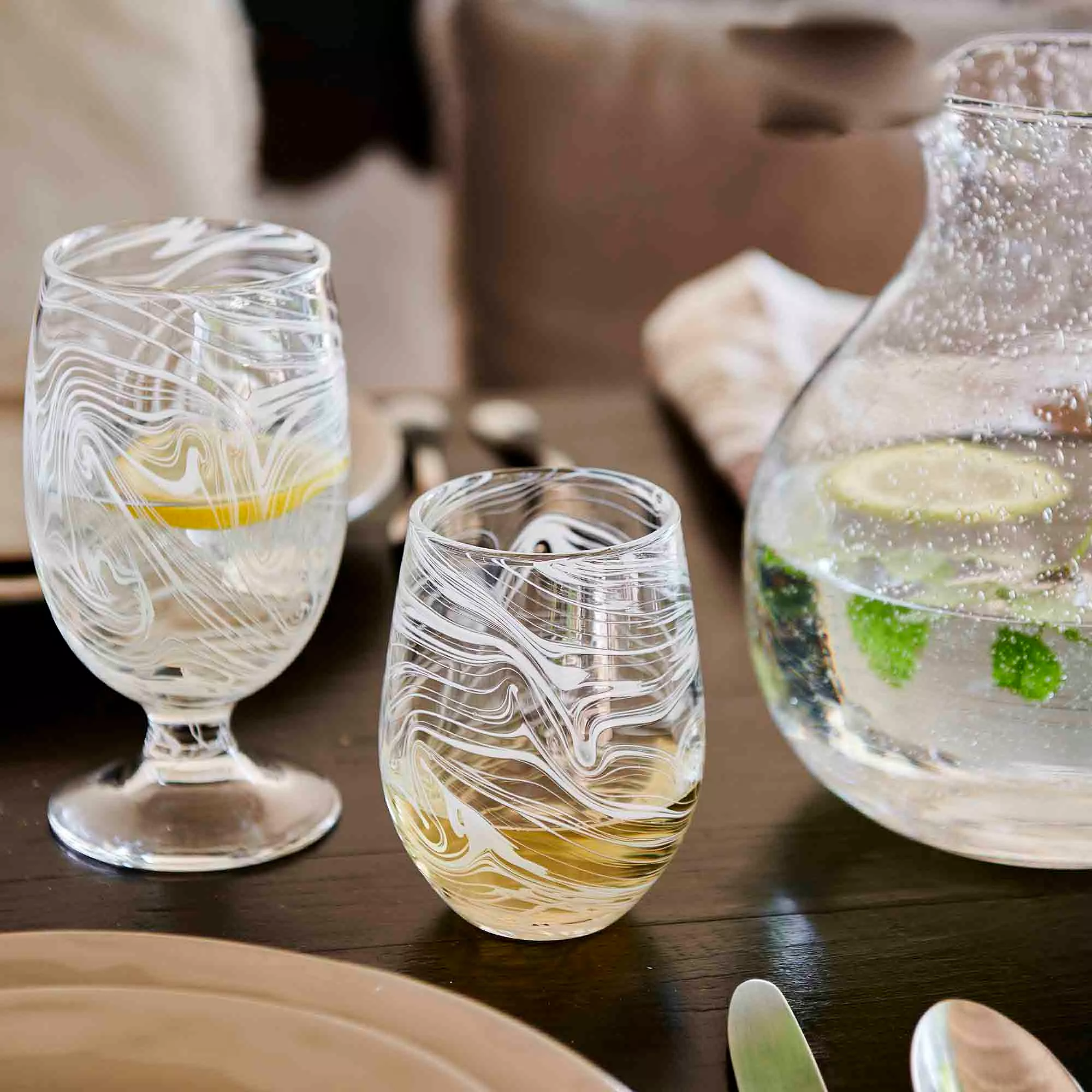 Puro Marbled Stemless Wine Glass - White - Image 3