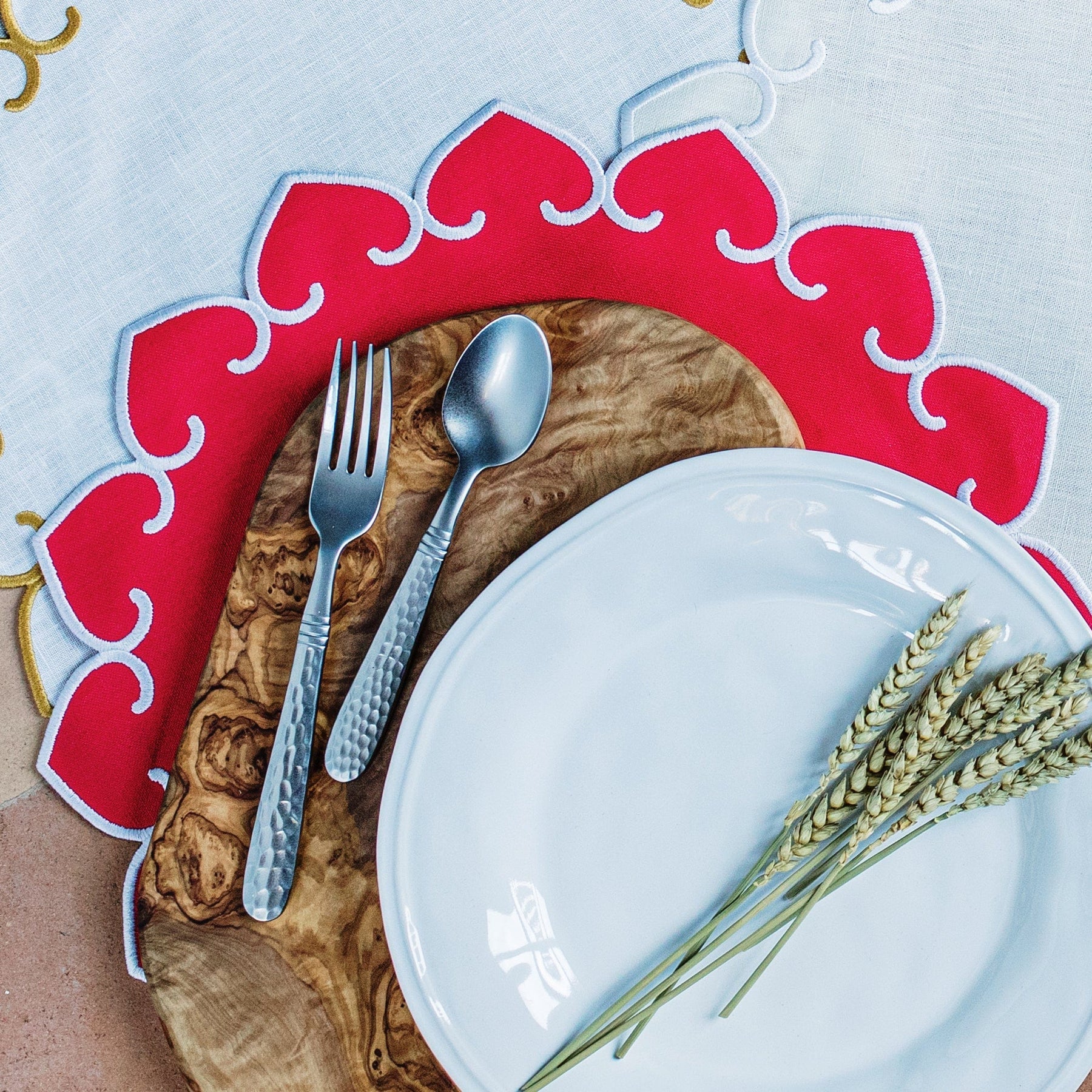 Tessuti Red Round Placemats w/ White Stitching - Set of 4 - Image 2