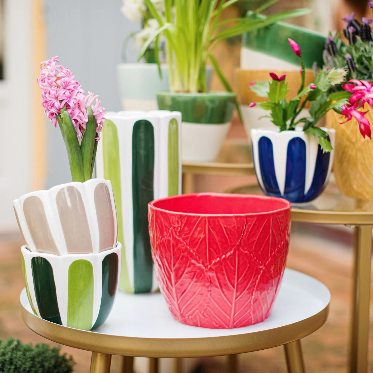 Viva Garden Red Embossed Leaves Cachepot - Image 3